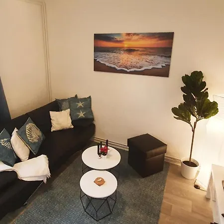 Hanni, Wenige Minuten Zum Rostock